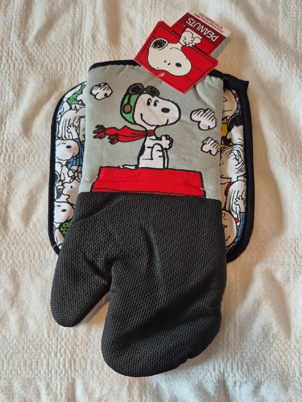 Peanuts Oversized Oven Mitt & Pot holder set Snoopy Red Baron design NWT